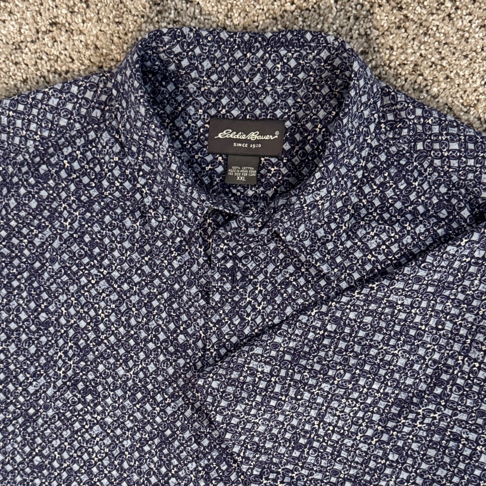 Eddie Bauer Navy and Light Blue Geometric Short Sleeve Shirt